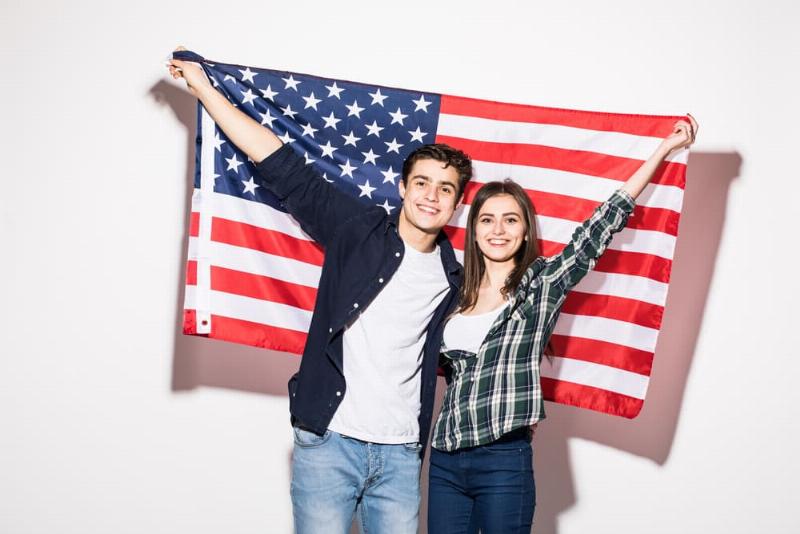 Lời khuyên từ chuyên gia khi xem tuổi vợ chồng theo ngày giờ sinh